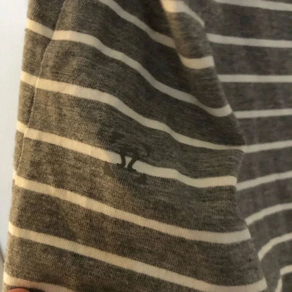 ! Mint Lululemon Large Gray Striped T-Shirt - Picture 3 of 3